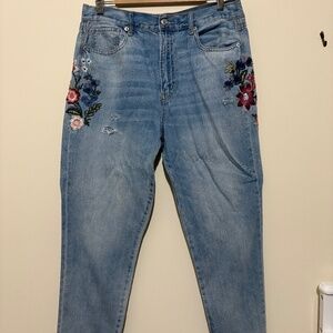 American Eagle Floral Stitched Denim